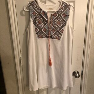 Freeway White Tunic with Geometric Embroidery